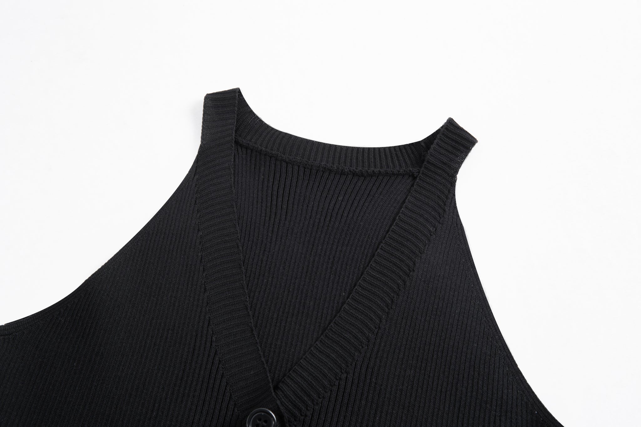 Halter V-Neck Ribbed Button Tank | Merra Muse