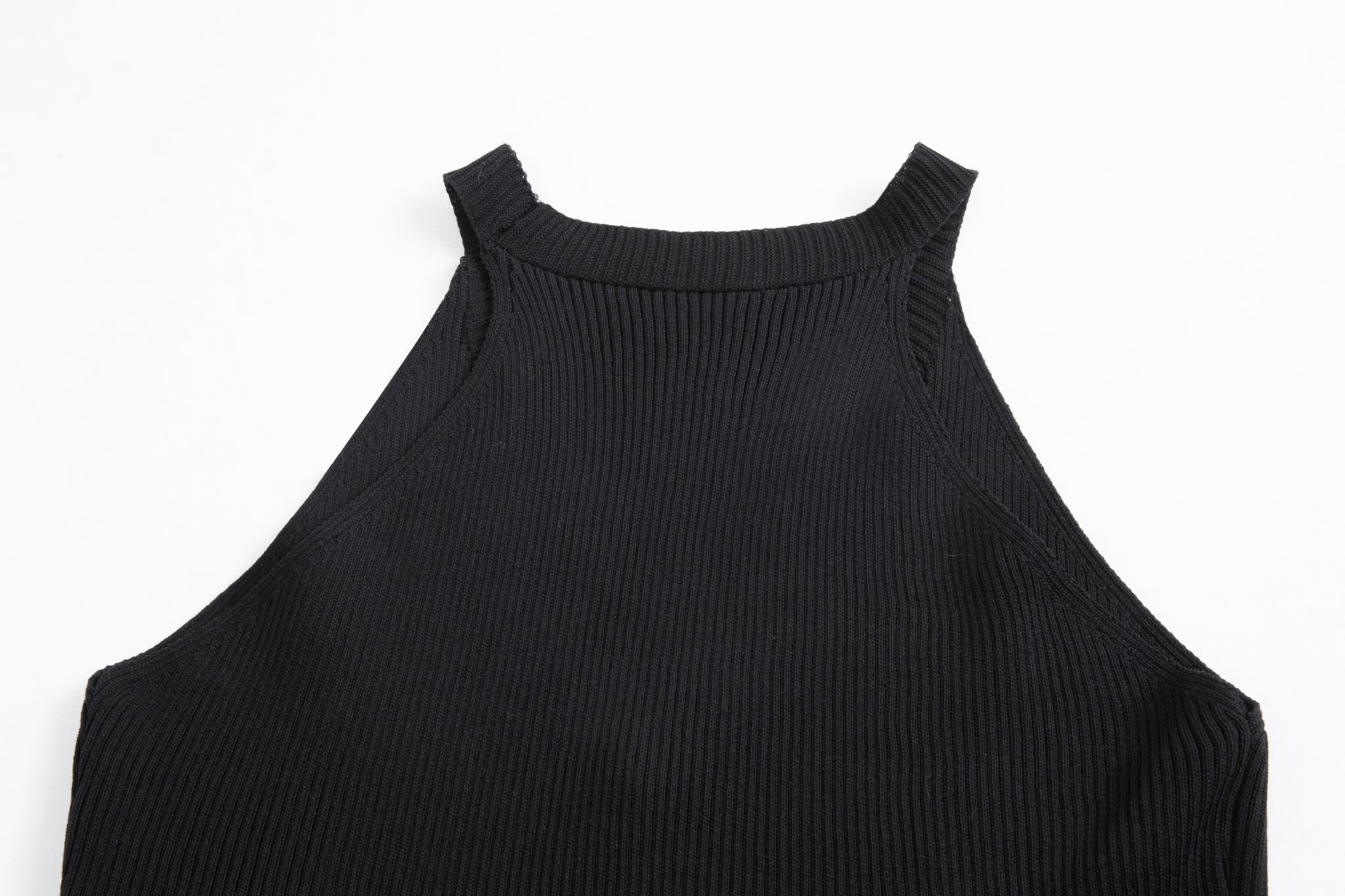 Halter V-Neck Ribbed Button Tank | Merra Muse