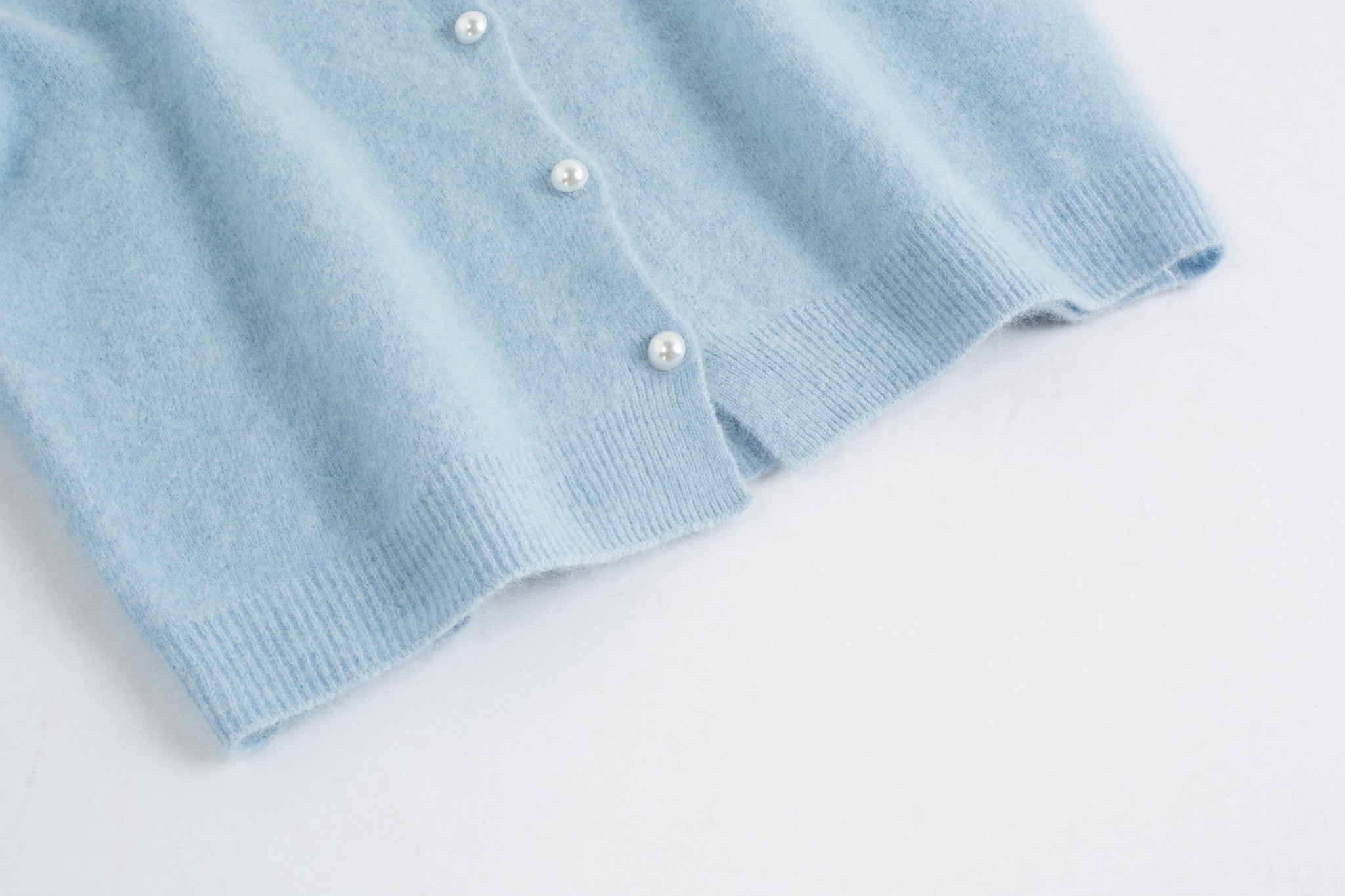 Luxe Cashmere Crew Cardigan | Merra Muse
