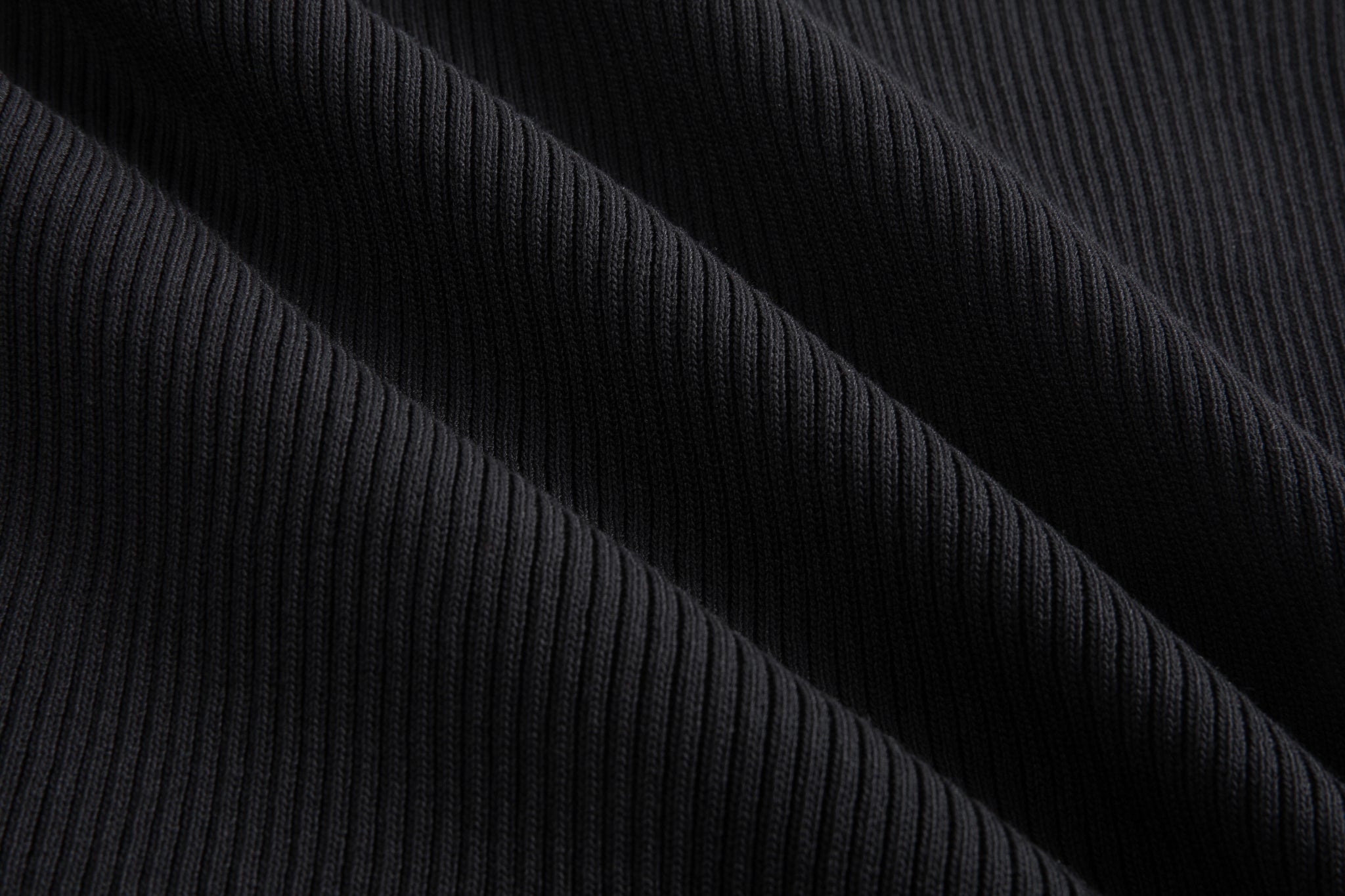 Halter V-Neck Ribbed Button Tank | Merra Muse