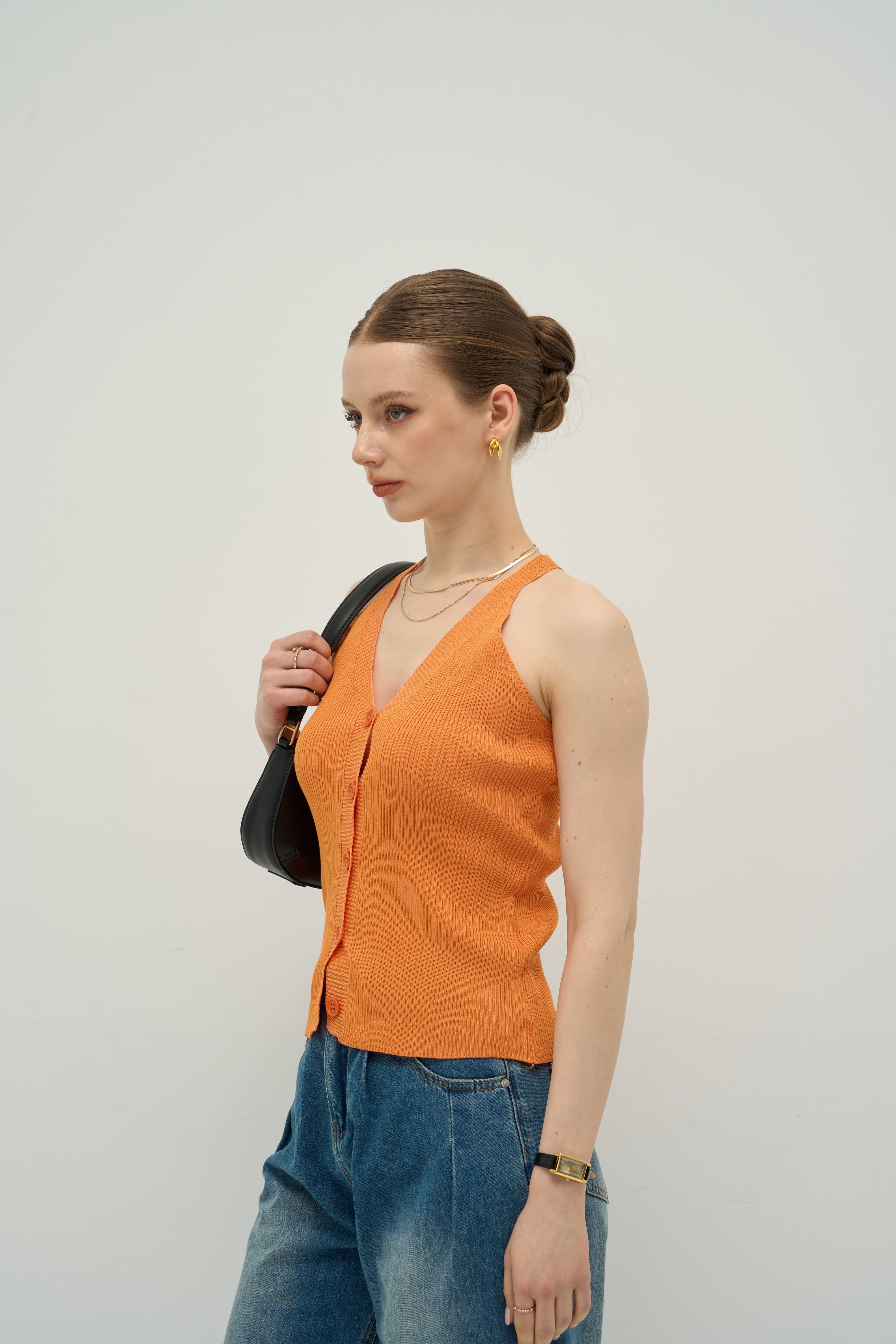 Halter V-Neck Ribbed Button Tank | Merra Muse