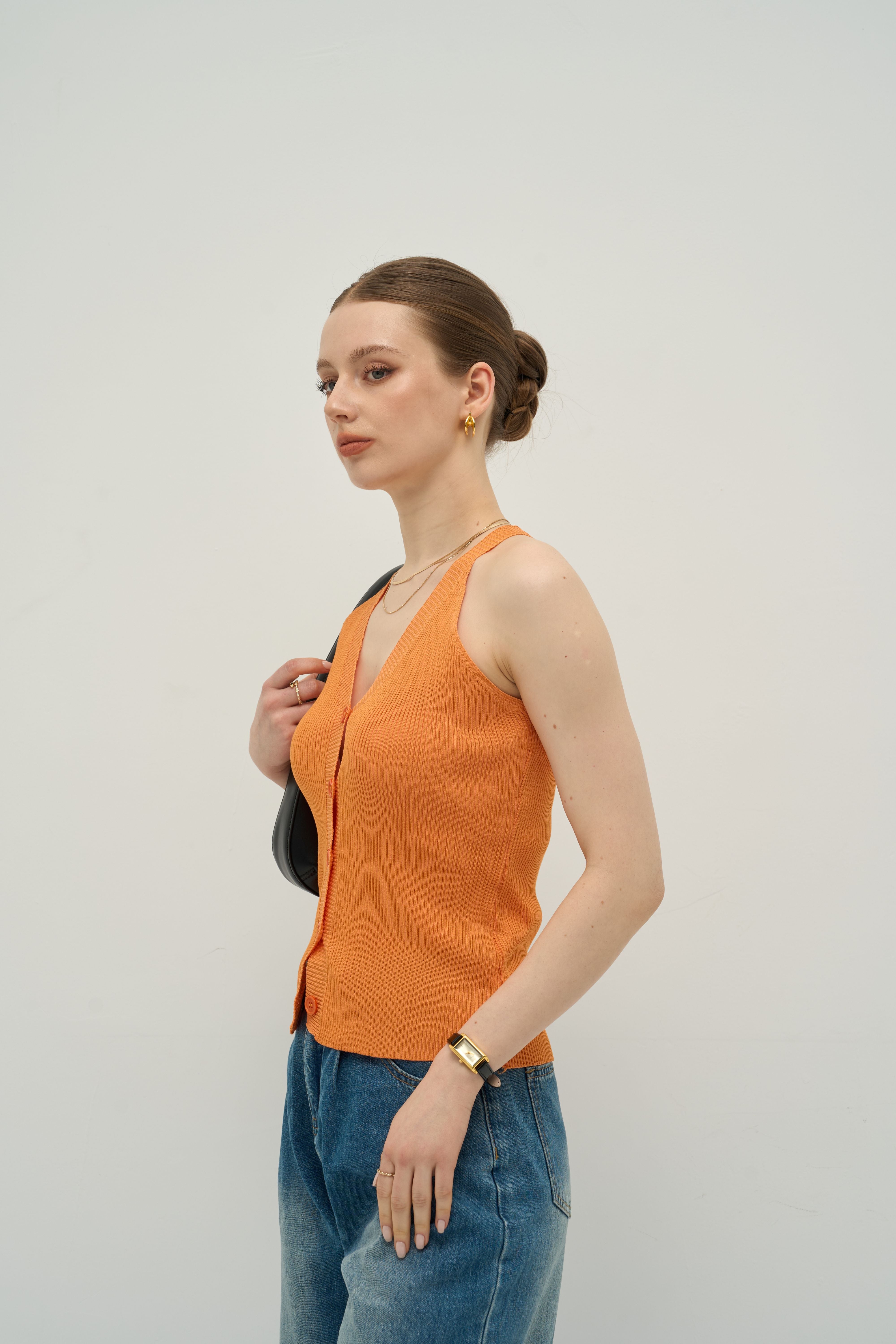 Halter V-Neck Ribbed Button Tank | Merra Muse