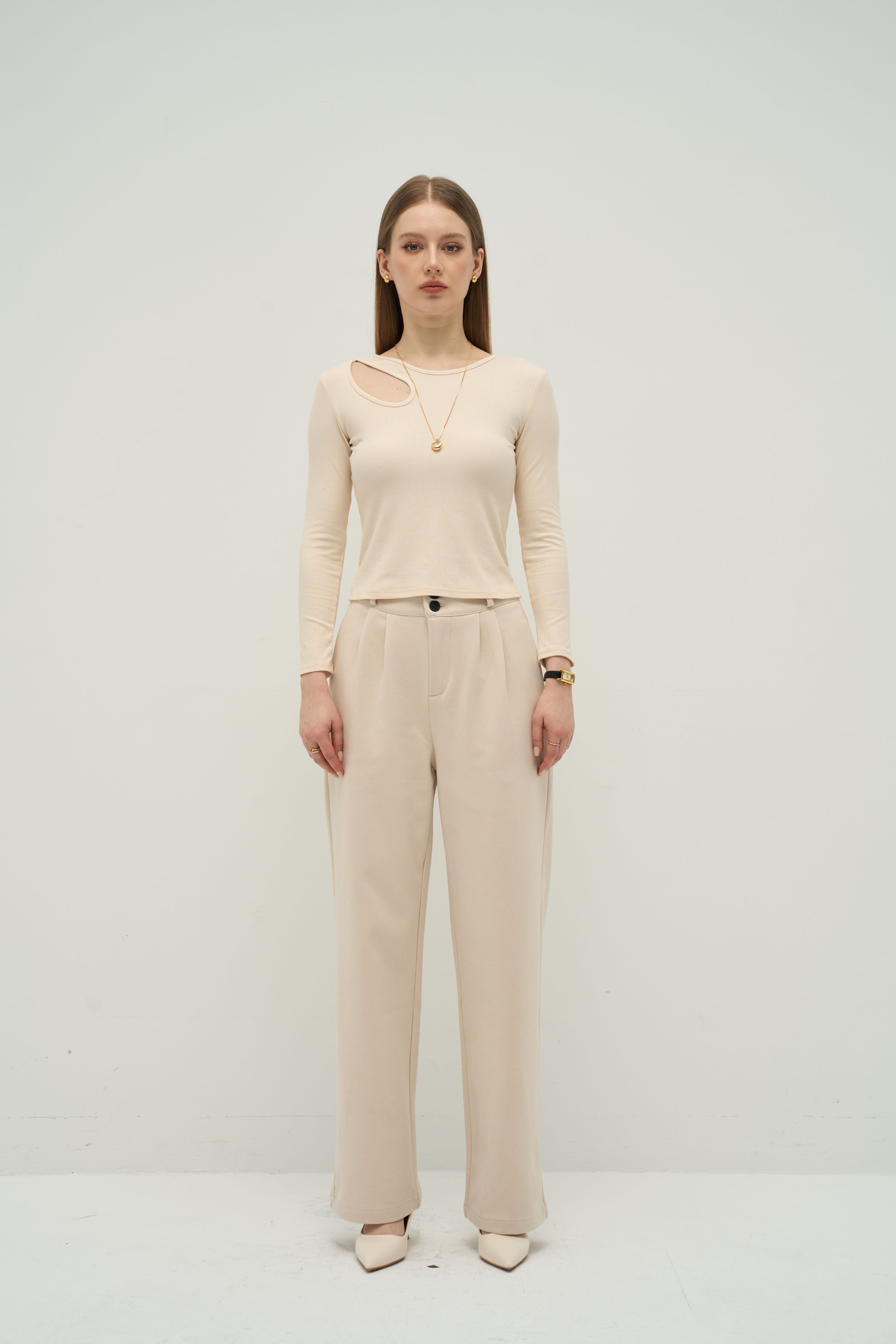 The Contour Cutout Long Sleeve – Sculpted Essential | Merra Muse
